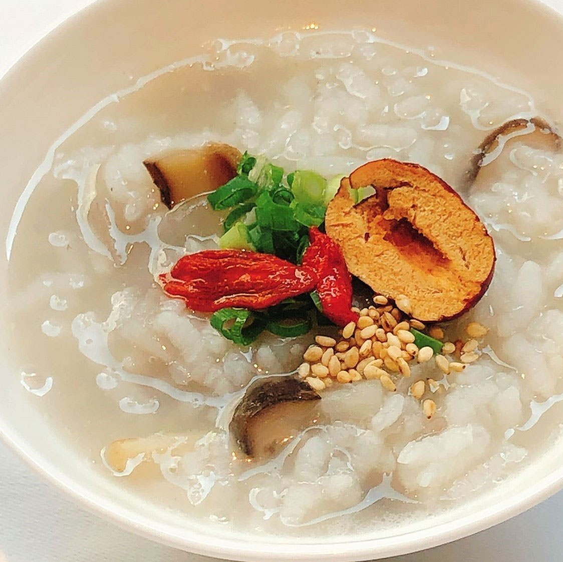 中華ダイニング　Precious ONO HAKATA の朝食ブッフェから「雑穀と薬膳のお粥」