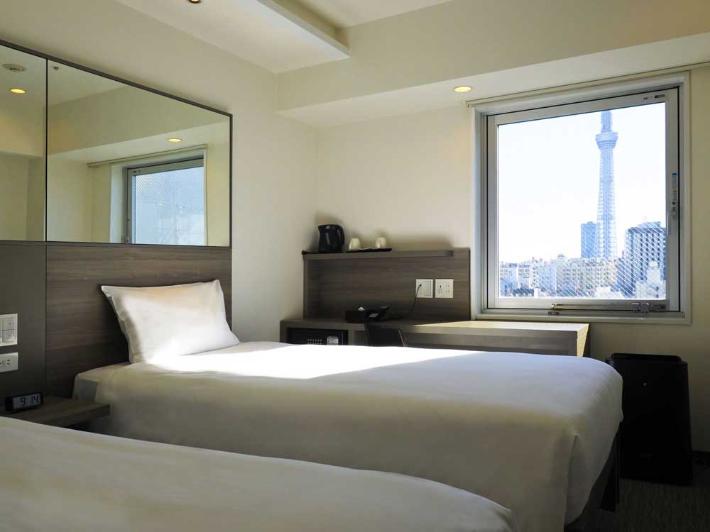 スタンダードツインルーム　窓から東京スカイツリーを望める部屋もあり（イメージ）