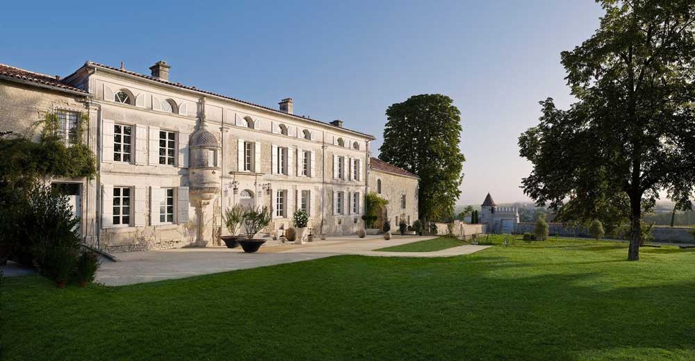 かつての貴族の邸宅を修復・改装「ル・ロジ（Le Logis ) 」