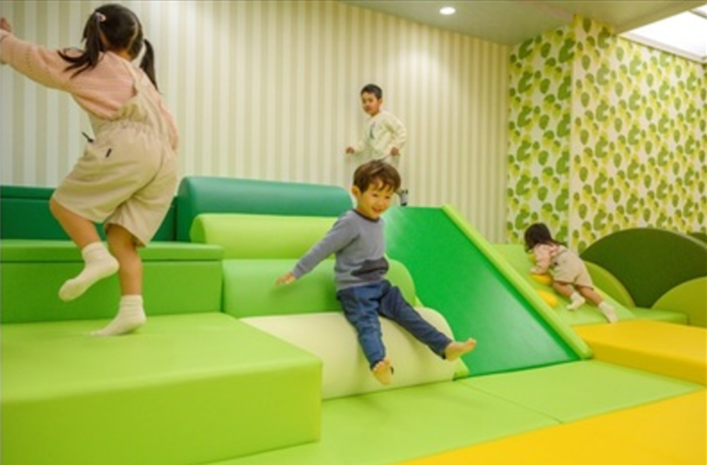 亀の井ホテル 熱海、子供が遊ぶことができる全天候型パーク「ATAMI KIDS PARK」3月31日オープン