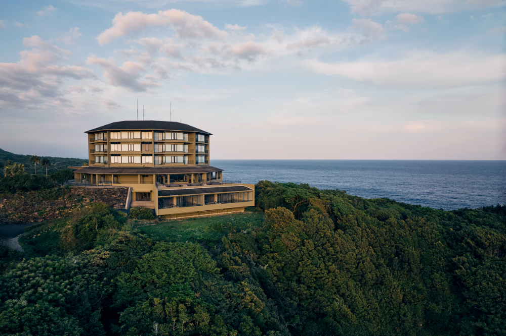 屋久島の景観を楽しめる全43室の「samana hotel Yakushima」、4月26日リブランドオープン