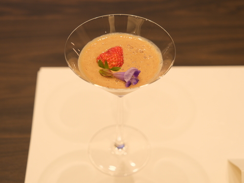 作品名「Velvet Eclipse(ベルベット・エクリプス)」