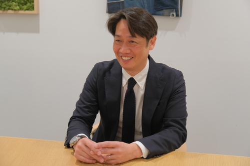 ホテルとの協業で生まれた本商品について語る営業本部 東京支店 3グループグループ長・松澤伸哉氏