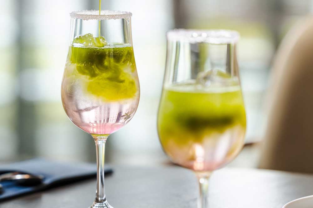 ウェルカムドリンク「抹茶と桜の春色ソーダ」