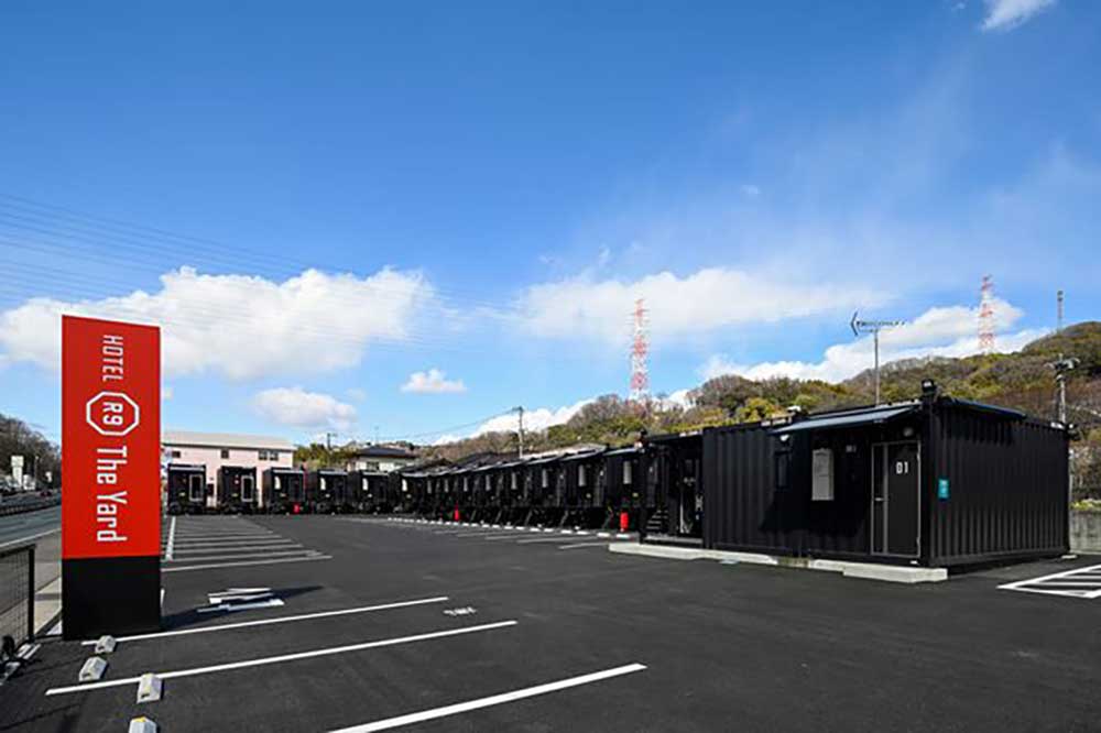 （株）デベロップ　HOTEL R9 The Yard 福山　福山市に広島県初の動くコンテナホテルが3月25日オープン