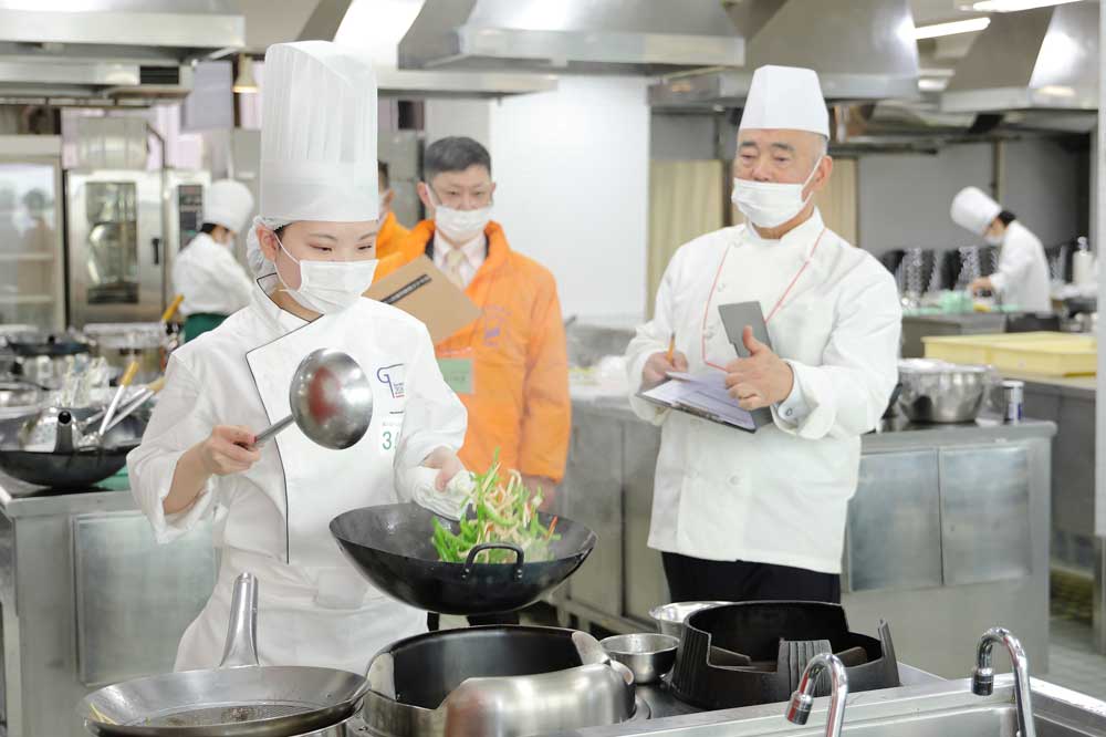 調理作業の様子